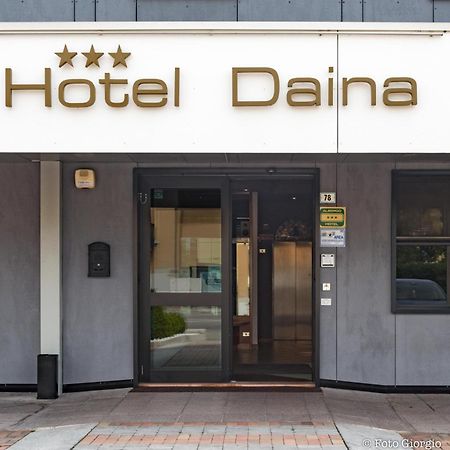Hotel Daina Dalmine Exteriör bild