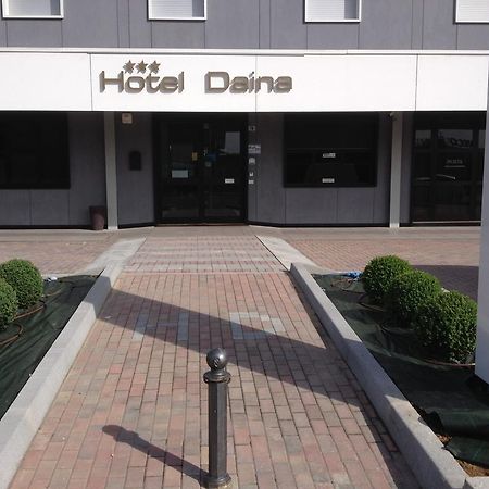 Hotel Daina Dalmine Exteriör bild