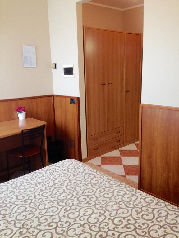 Hotel Daina Dalmine Rum bild